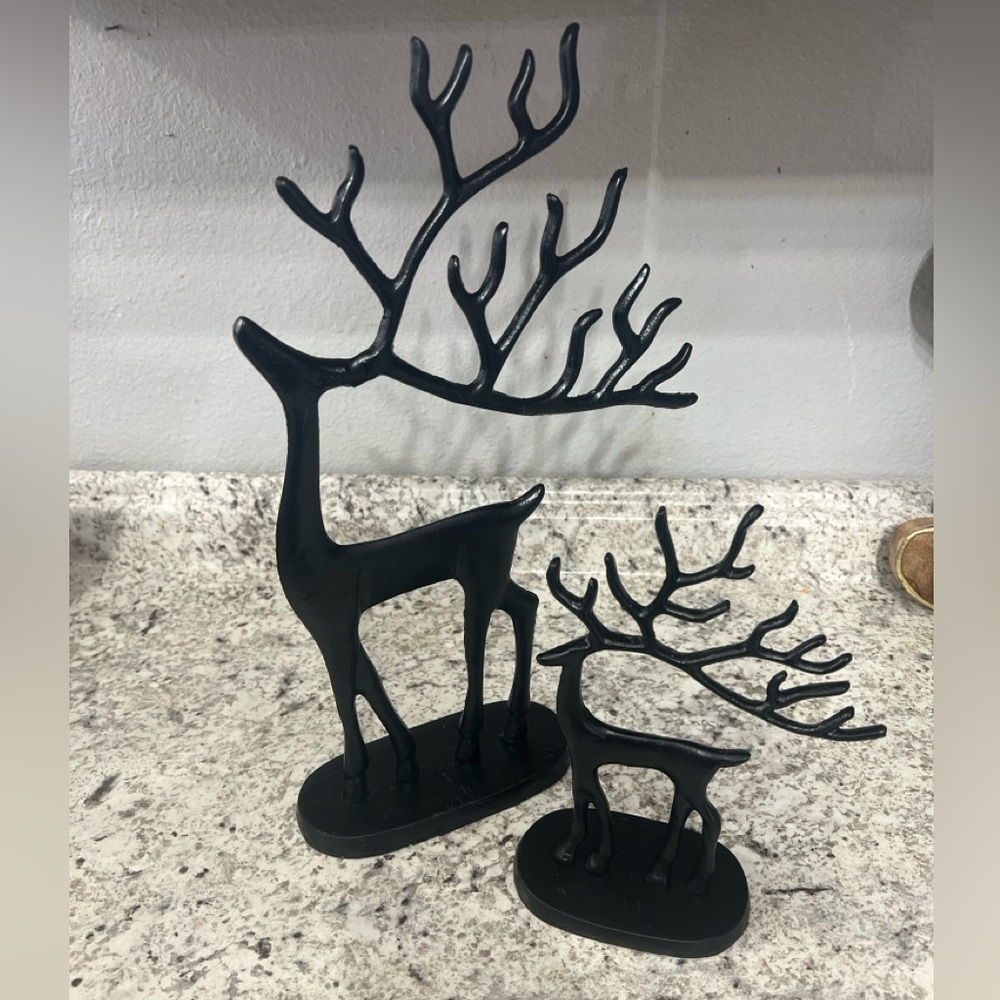 Black Metal Reindeer set
Christmas decor